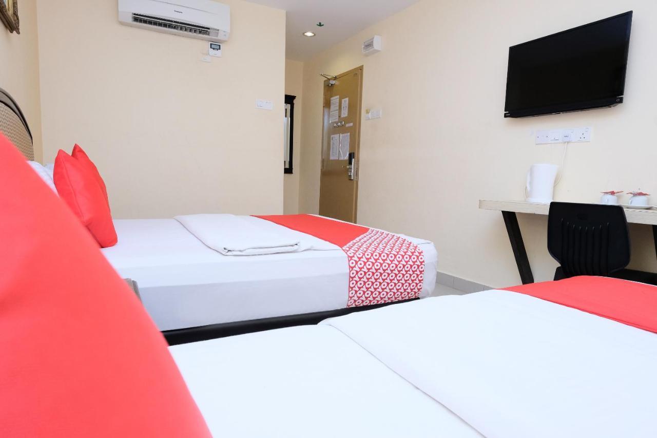 Super Oyo 635 Seven Days Hotel