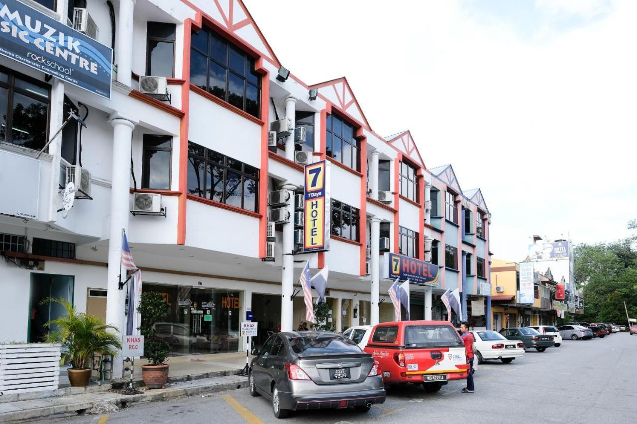 Hotel Super Oyo 635 Seven Days 2*
