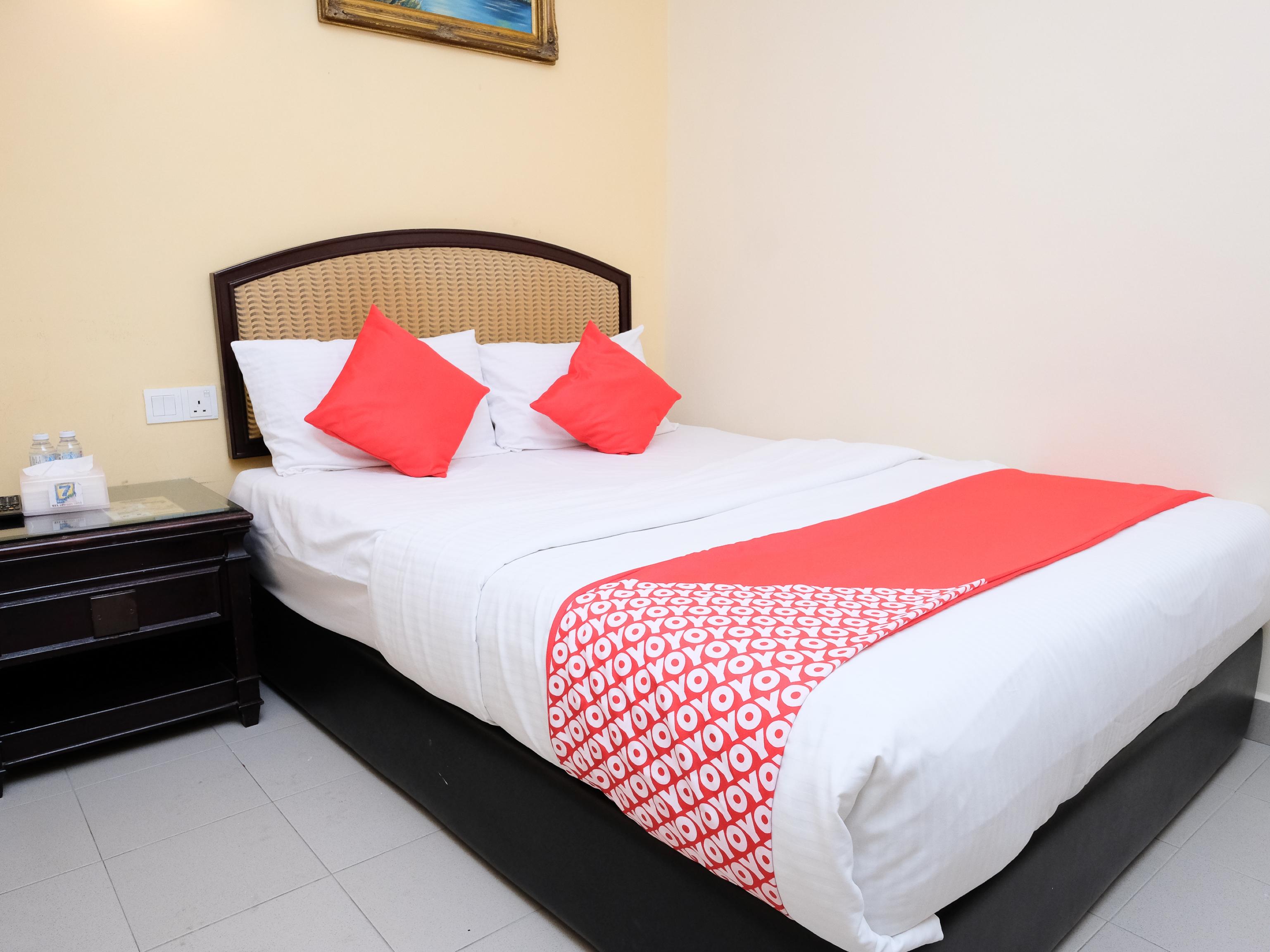 Super Oyo 635 Seven Days Hotel