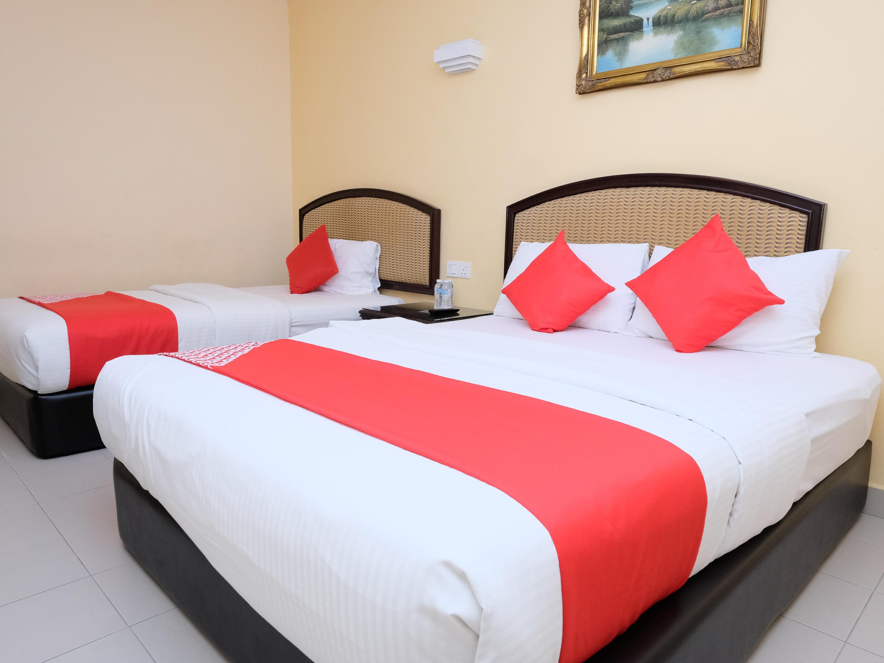 Super Oyo 635 Seven Days Hotel 2*