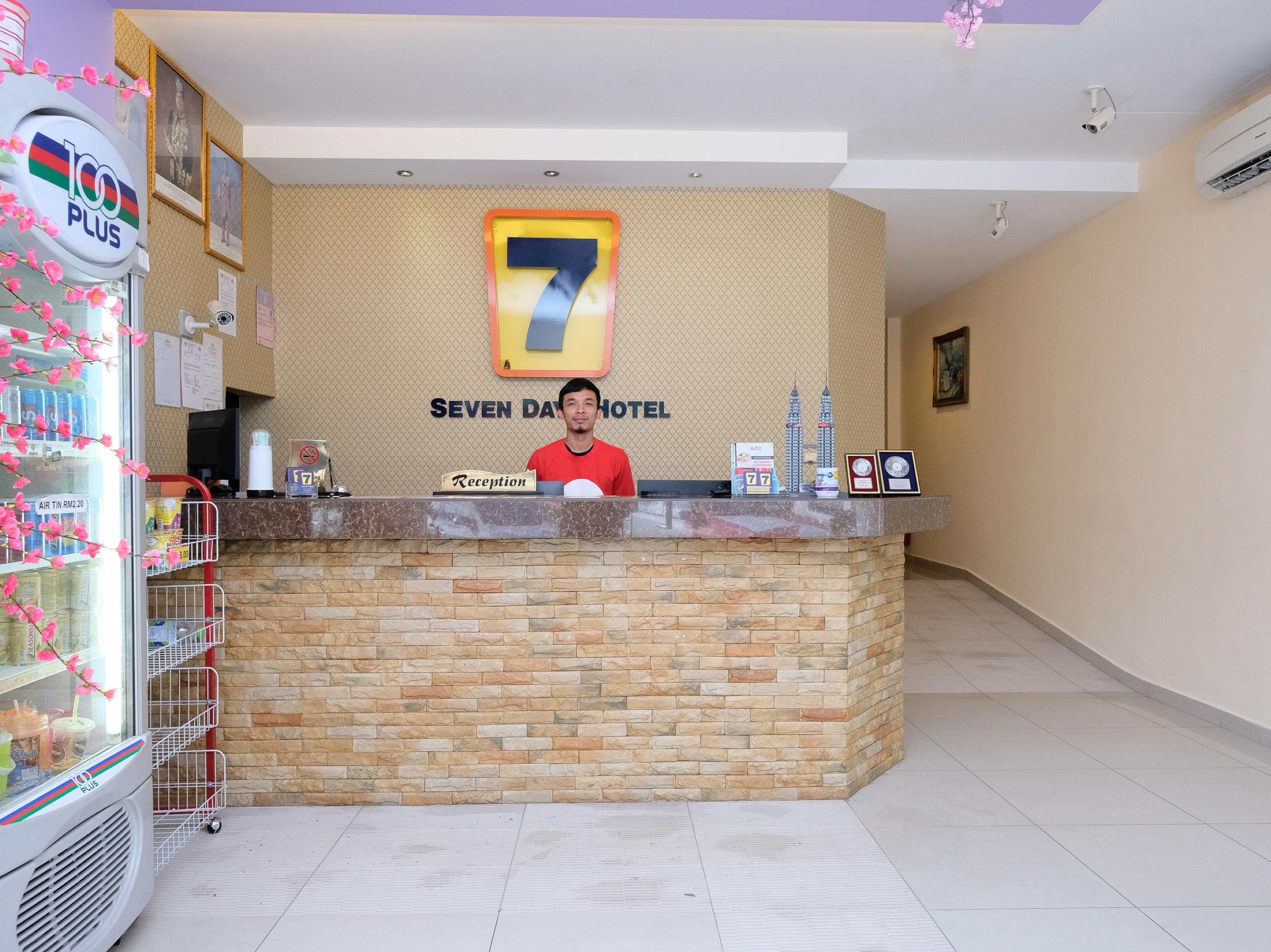 Hotel Super Oyo 635 Seven Days 2*