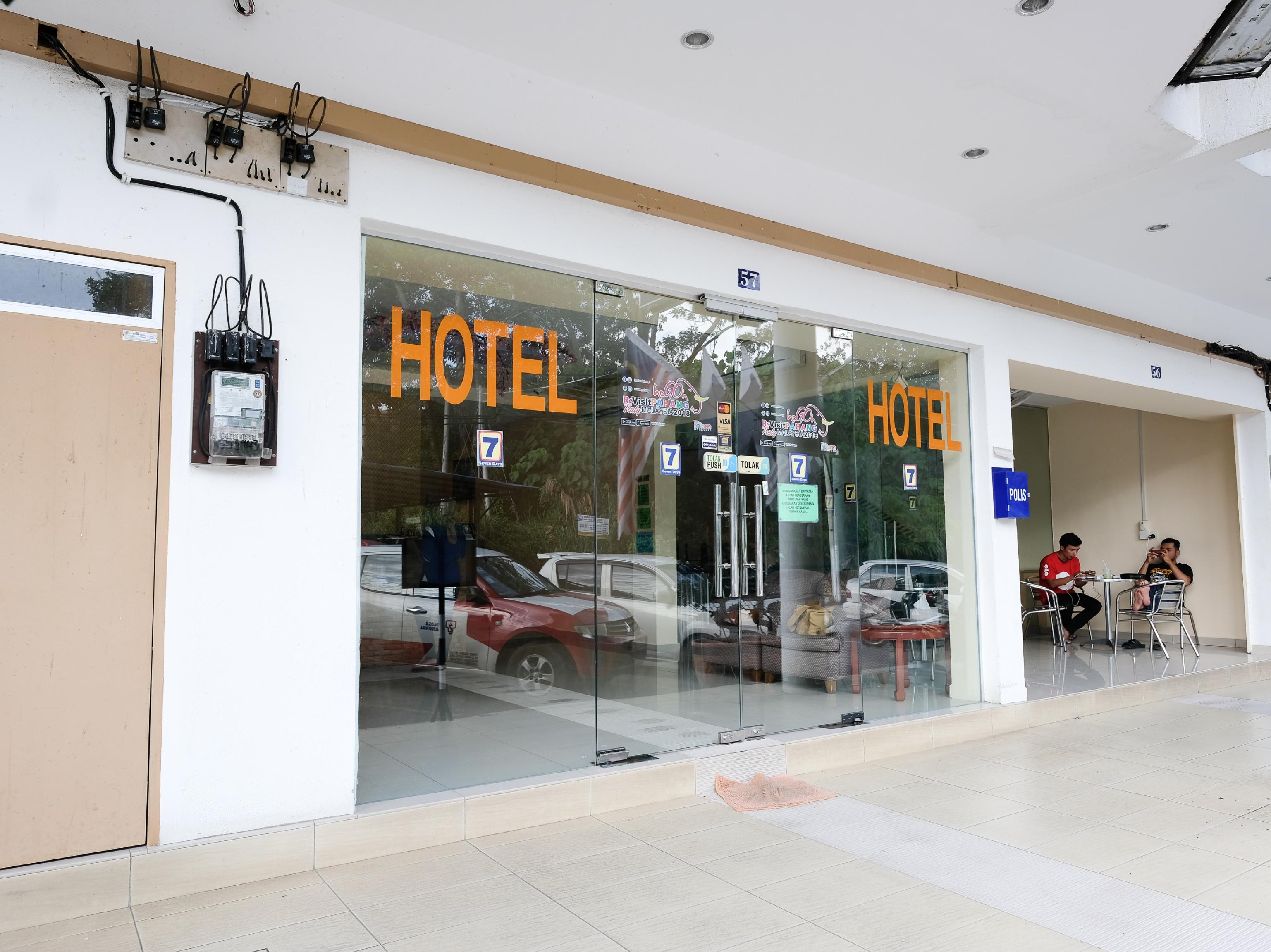 Hotel Super Oyo 635 Seven Days 2*