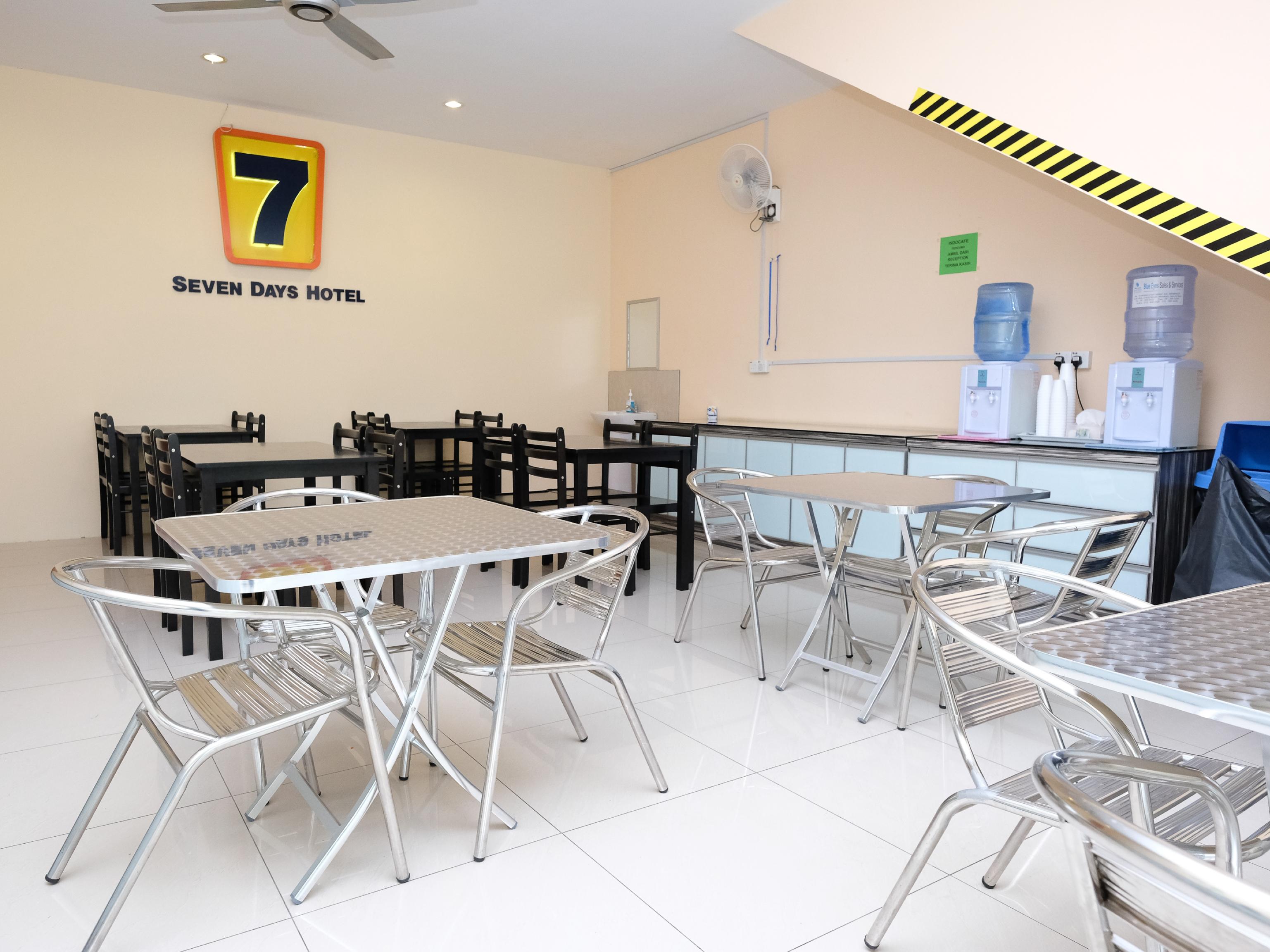 Super Oyo 635 Seven Days Raub