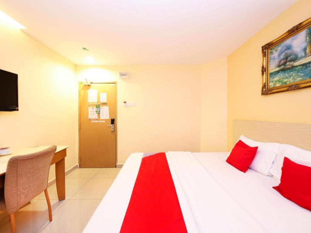 Super Oyo 635 Seven Days Hotel 3*