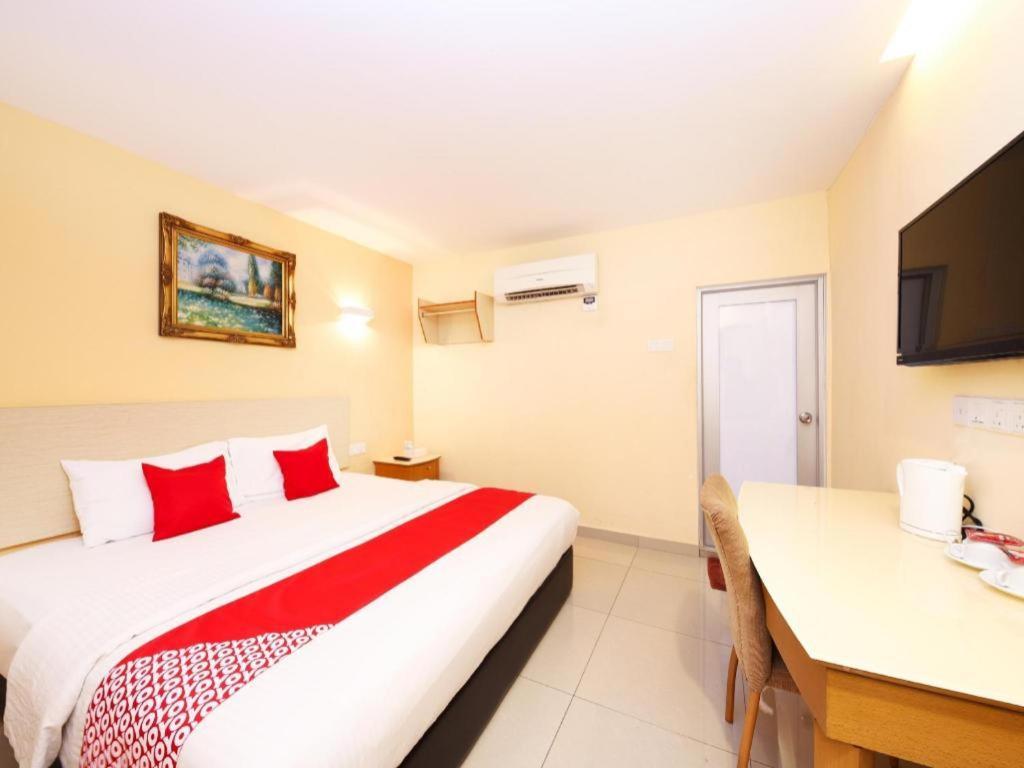 Super Oyo 635 Seven Days Hotel 3*