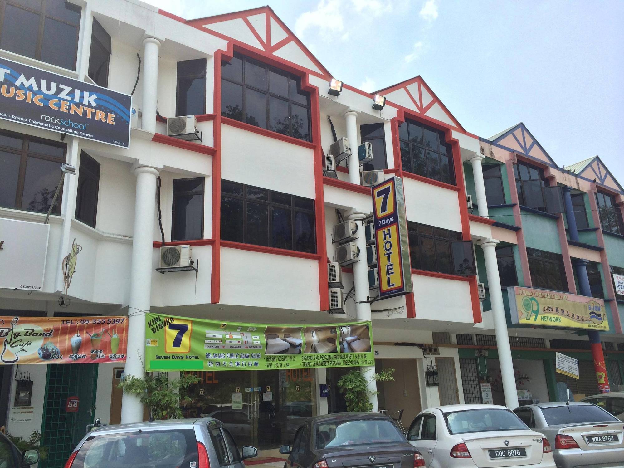 Hotel Super Oyo 635 Seven Days