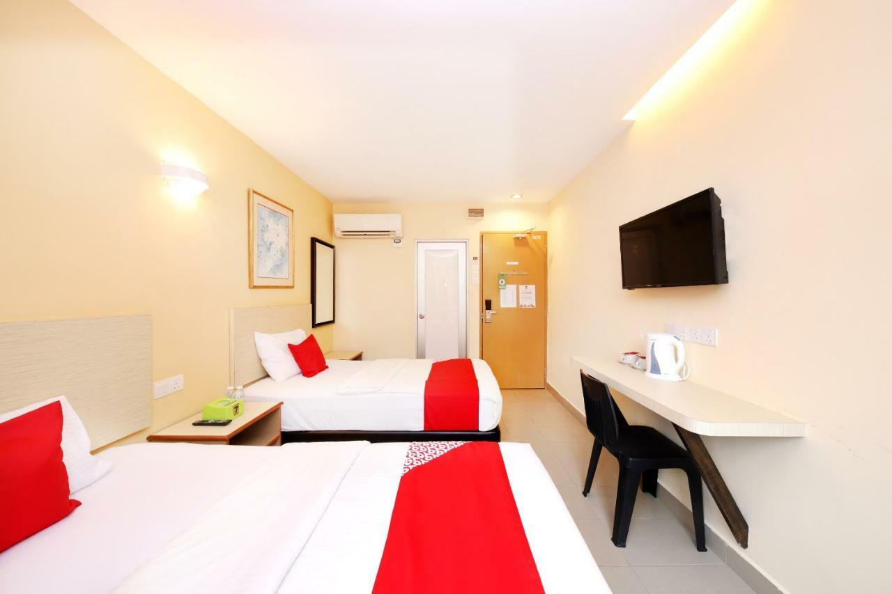 Super Oyo 635 Seven Days Hotel