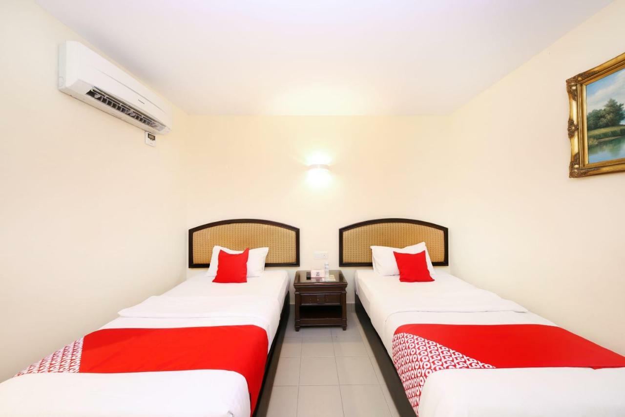 Super Oyo 635 Seven Days Hotel