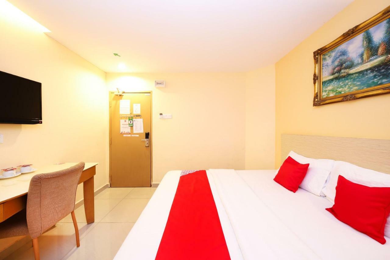 Super Oyo 635 Seven Days Hotel 2*