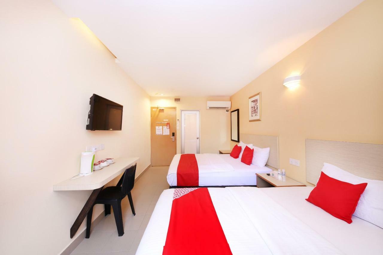 Super Oyo 635 Seven Days Hotel