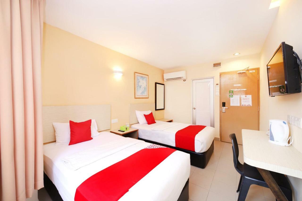 Super Oyo 635 Seven Days Hotel